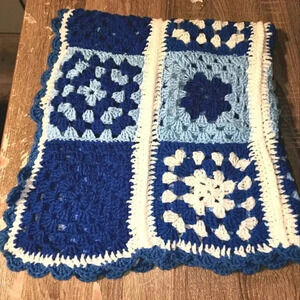 Vintage Hand Knit Crochet Granny Square Afghan Baby Child Kids Blanket Throw